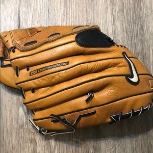 Nike keystone 1300 13’’ baseball glove-RH throw